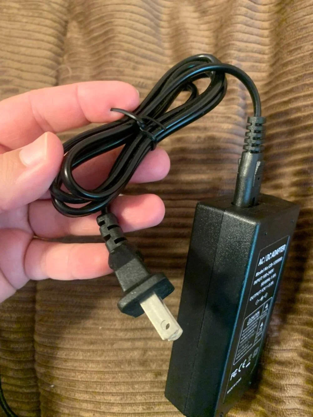AC/DC Adapter Output: 12V 5.0A Input: 100-240V 50/60Hz 1.6A